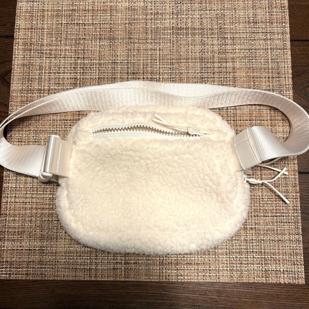 Fabletics Off-White Sherpa Belt The Belt Bag Teddy Crossbody Bag - Picture 4 of 10